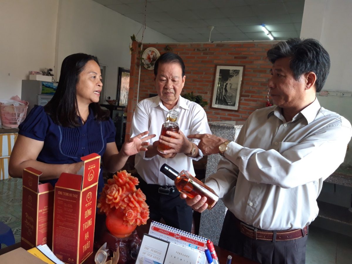 Lãnh đạo Hiệp hội thăm và chúc Tết Công ty TNHH Nuôi trồng nấm Hòa Long 89aa56f16d688e36d779 - Lãnh đạo Hiệp hội thăm và chúc Tết Công ty TNHH Nuôi trồng nấm Hòa Long
